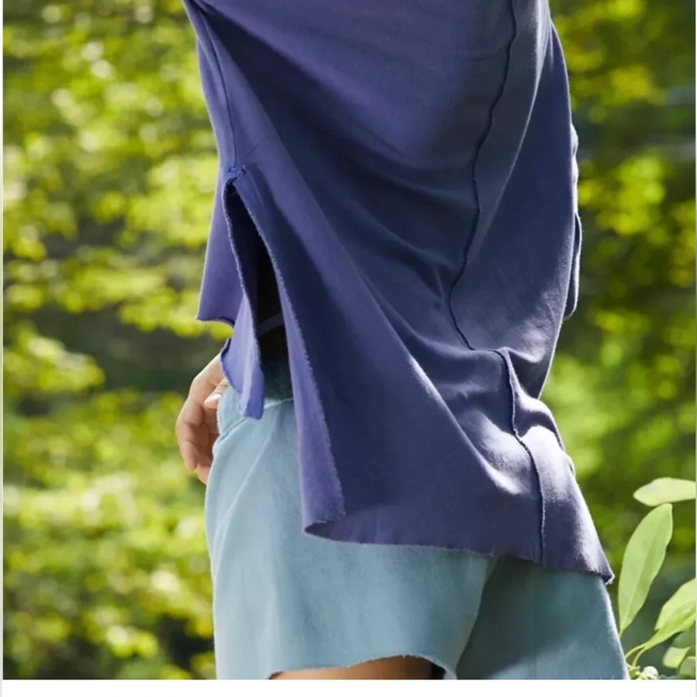 NWT Urban Outfitters Asymmetrical Long Sleeve. Size:Small. Excellent condition - Picture 3 of 12
